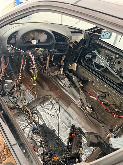 BMW 320i 2 of 3