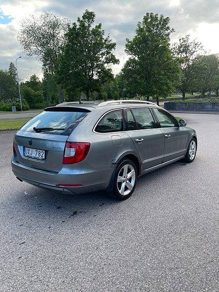 Skoda Superb 3 of 5