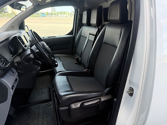 Opel Vivaro 14 of 23