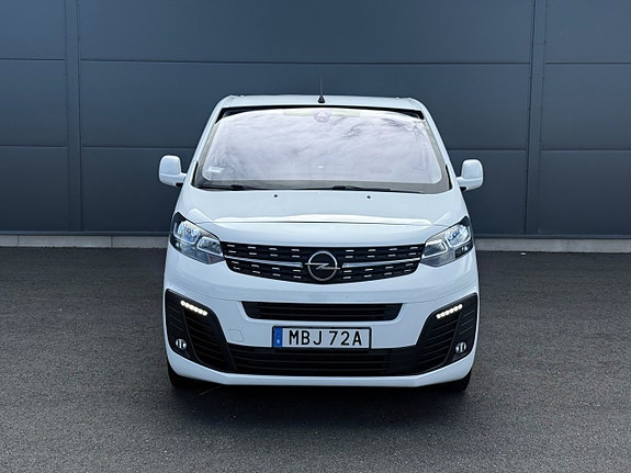 Opel Vivaro 12 of 23