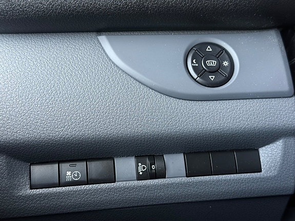 Opel Vivaro 16 of 23