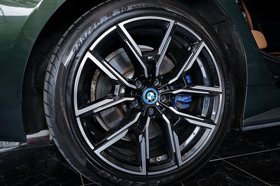 BMW i4 14 of 30