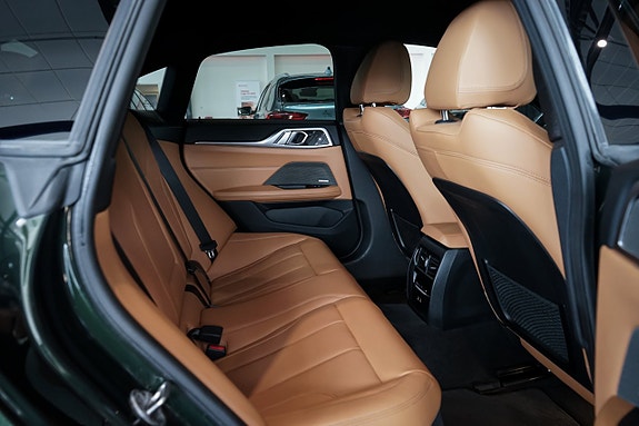 BMW i4 13 of 30