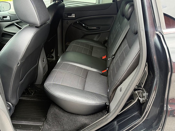 Ford Kuga 12 of 15