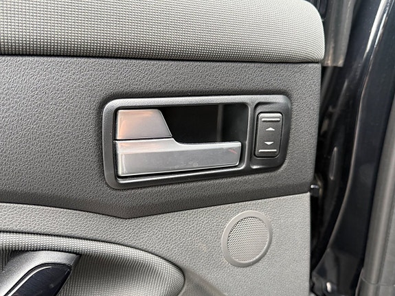 Ford Kuga 10 of 15