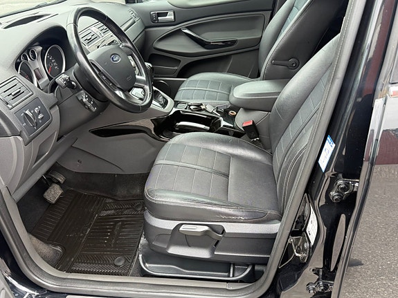 Ford Kuga 14 of 15