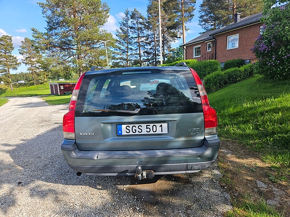 Volvo V70 4 of 5