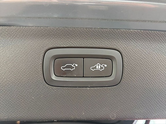 Volvo XC90 12 of 27