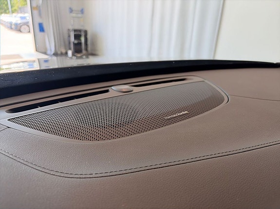 Volvo XC90 20 of 27