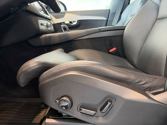 Volvo XC90 17 of 27