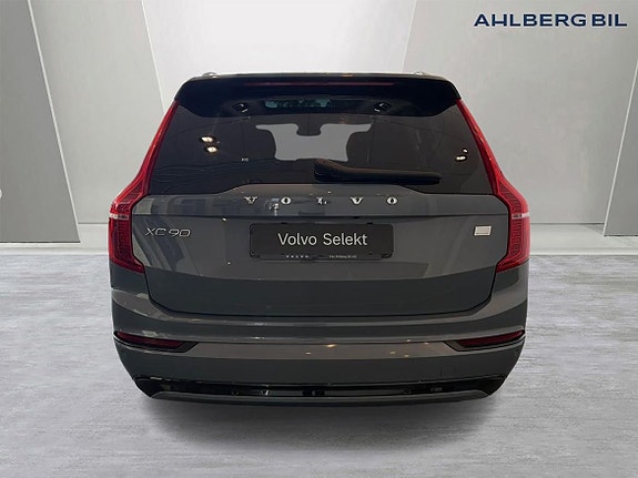 Volvo XC90 4 of 27