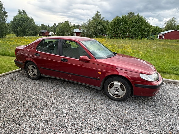 Saab 9-5 3 of 4
