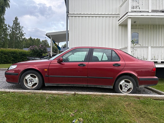 Saab 9-5 2 of 4