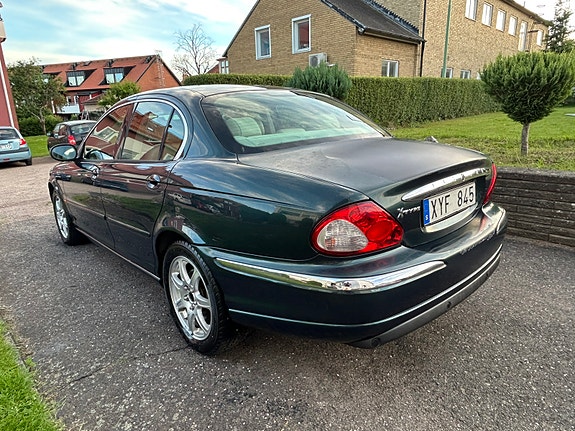 Jaguar X-TYPE 8 of 9