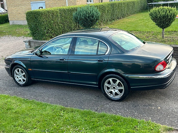 Jaguar X-TYPE 9 of 9