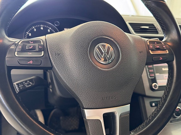 Volkswagen Passat 26 of 29