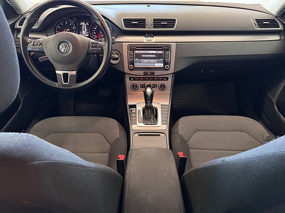 Volkswagen Passat 19 of 29
