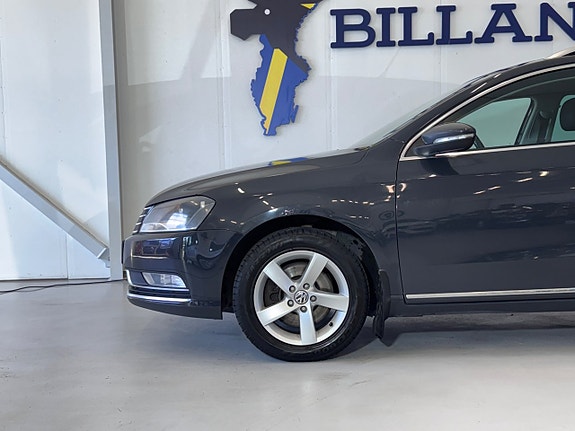 Volkswagen Passat 9 of 29
