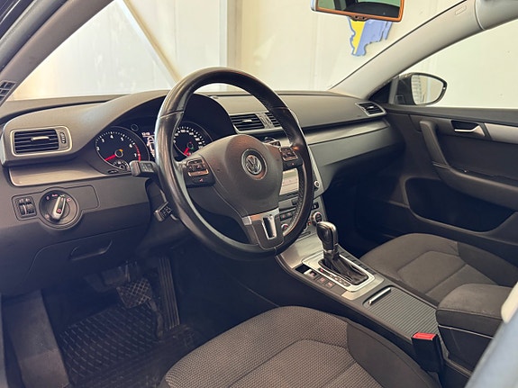 Volkswagen Passat 11 of 29
