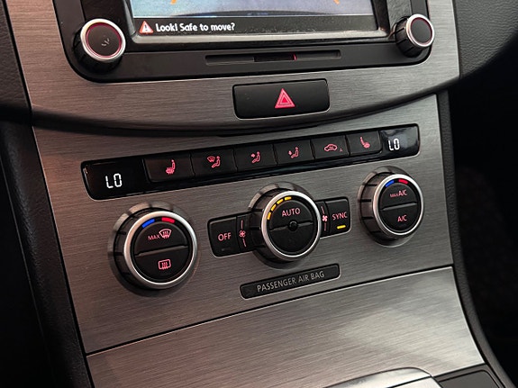 Volkswagen Passat 24 of 29