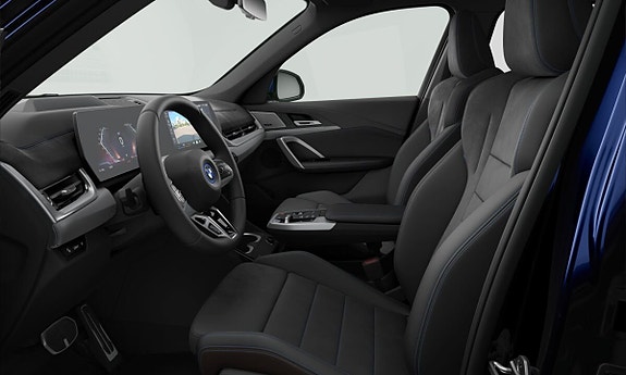 BMW iX1 3 of 3