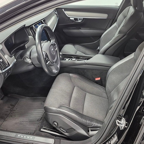 Volvo V90 Cross Country 4 of 5