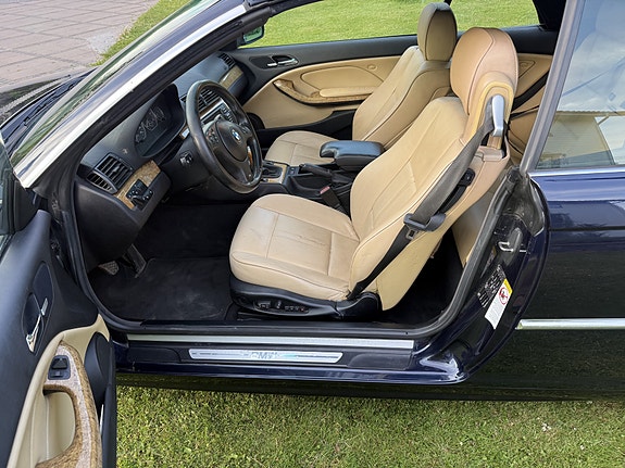 BMW 330Ci 6 of 8