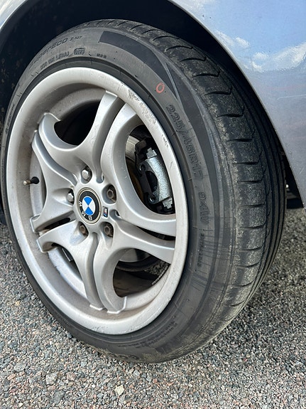 BMW 320i 4 of 10