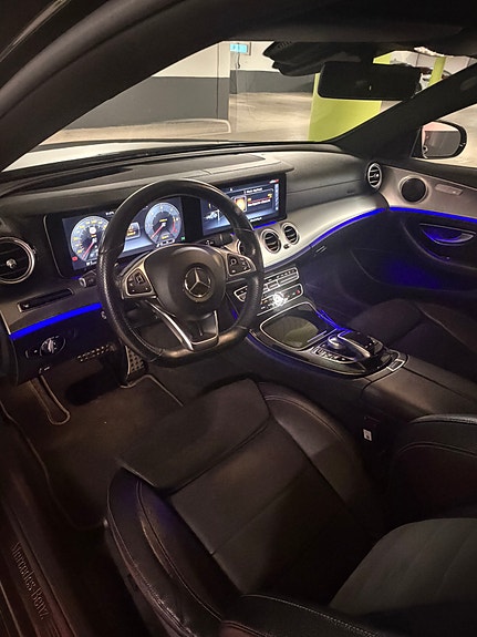Mercedes-Benz E220 d 4 of 5