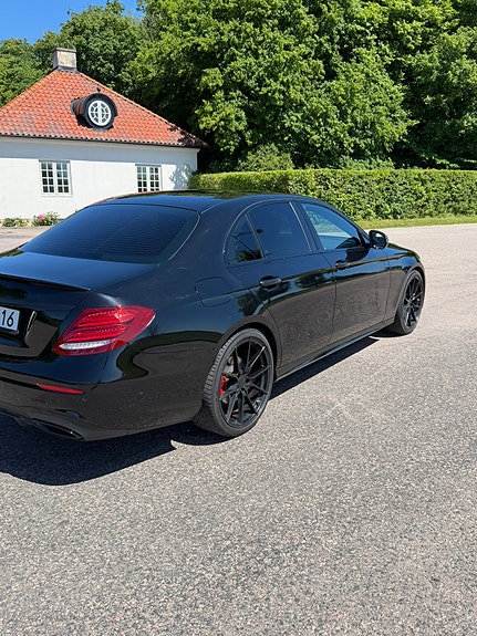 Mercedes-Benz E220 d 3 of 5