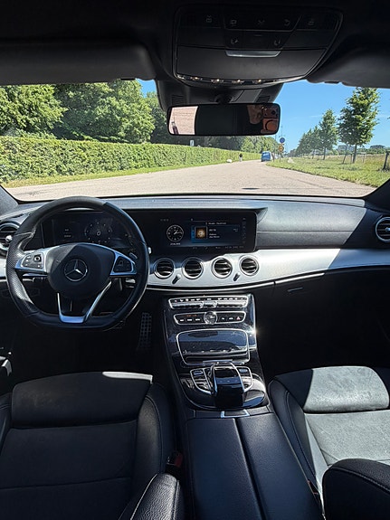 Mercedes-Benz E220 d 5 of 5