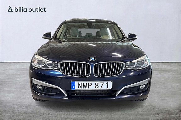 BMW 320d 3 of 5