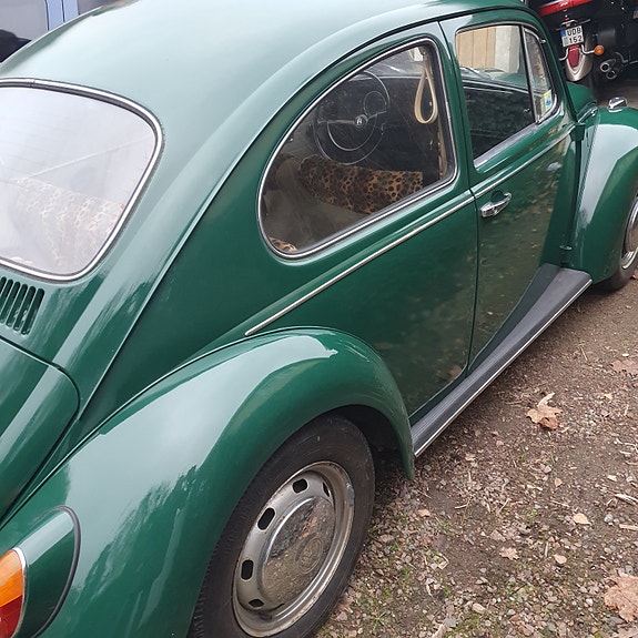 Volkswagen 1300 2 of 5