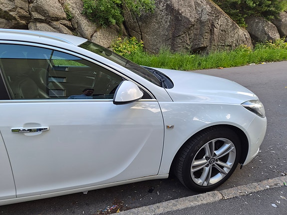 Opel Insignia 3 of 5