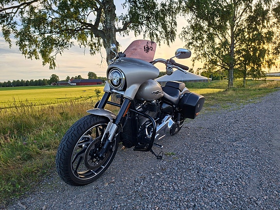 Harley-Davidson SPORT GLIDE 3 of 5