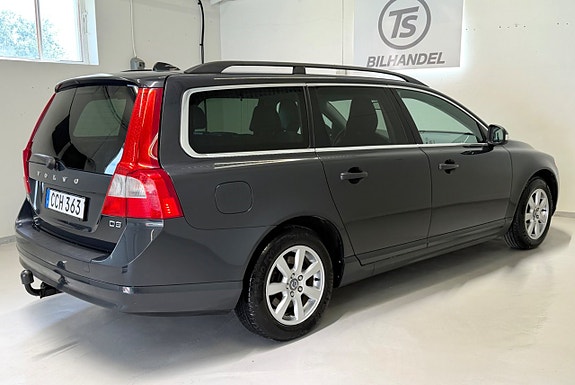 Volvo V70 4 of 5