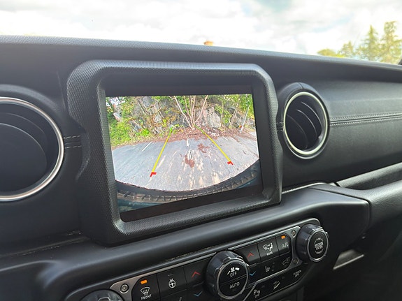 Jeep Wrangler Unlimited 18 of 24