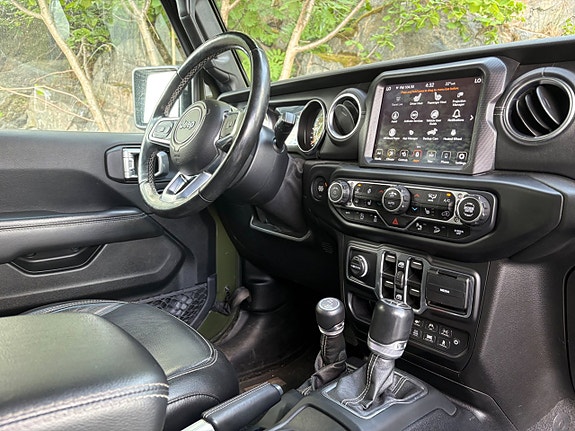 Jeep Wrangler Unlimited 9 of 24