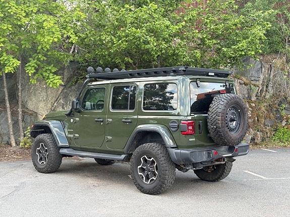 Jeep Wrangler Unlimited 4 of 5