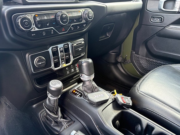 Jeep Wrangler Unlimited 19 of 24
