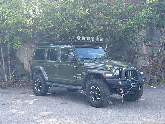 Jeep Wrangler Unlimited 3 of 5