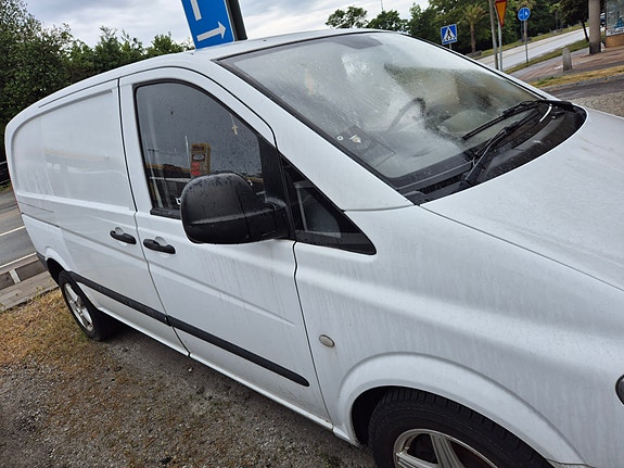 Mercedes-Benz Vito 109 2 of 4
