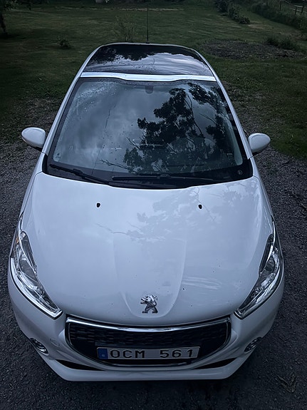 Peugeot 208 16 of 16