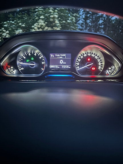 Peugeot 208 13 of 16