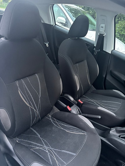 Peugeot 208 10 of 16