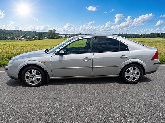 Ford Mondeo 2 of 5