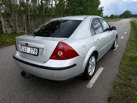 Ford Mondeo 4 of 5