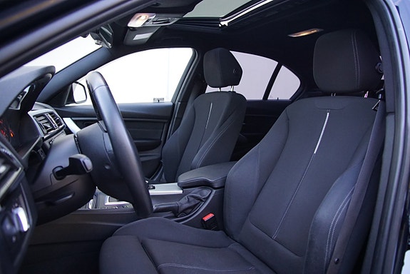 BMW 320d 16 of 23
