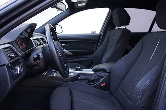 BMW 320d 17 of 23