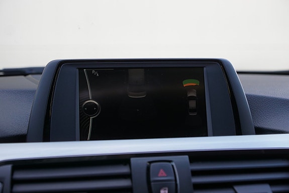 BMW 320d 21 of 23